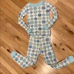 Hanna Andersson holiday pajamas sz 120 (US 6-7)